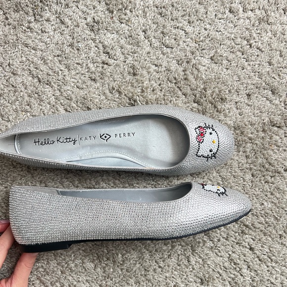 NEW Without Tags Hello Kitty x Katy Perry Silver Rhinestone Ballet Flats - Picture 5 of 8